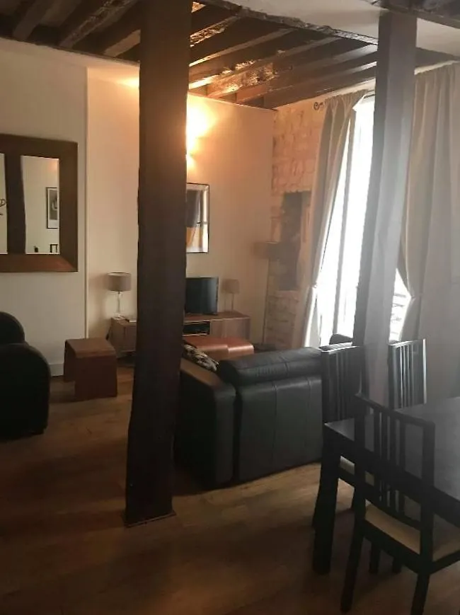 Notre Dame Apartman *